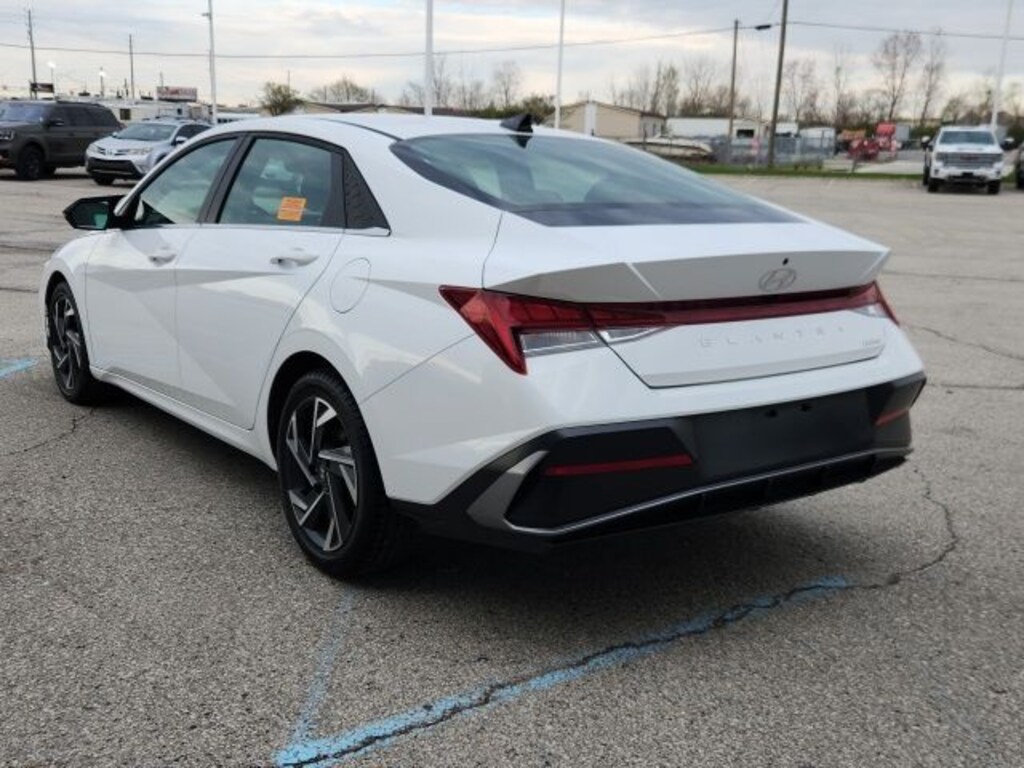 Used 2025 Hyundai Elantra Limited Sedan