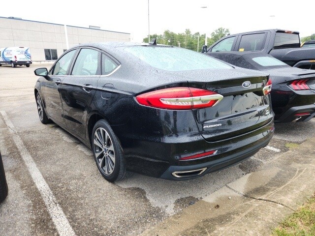 2019 Ford Fusion SE photo 2