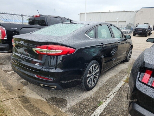 2019 Ford Fusion SE photo 3