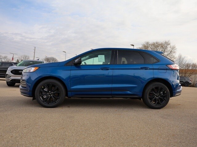 2024 Ford Edge SE photo 3