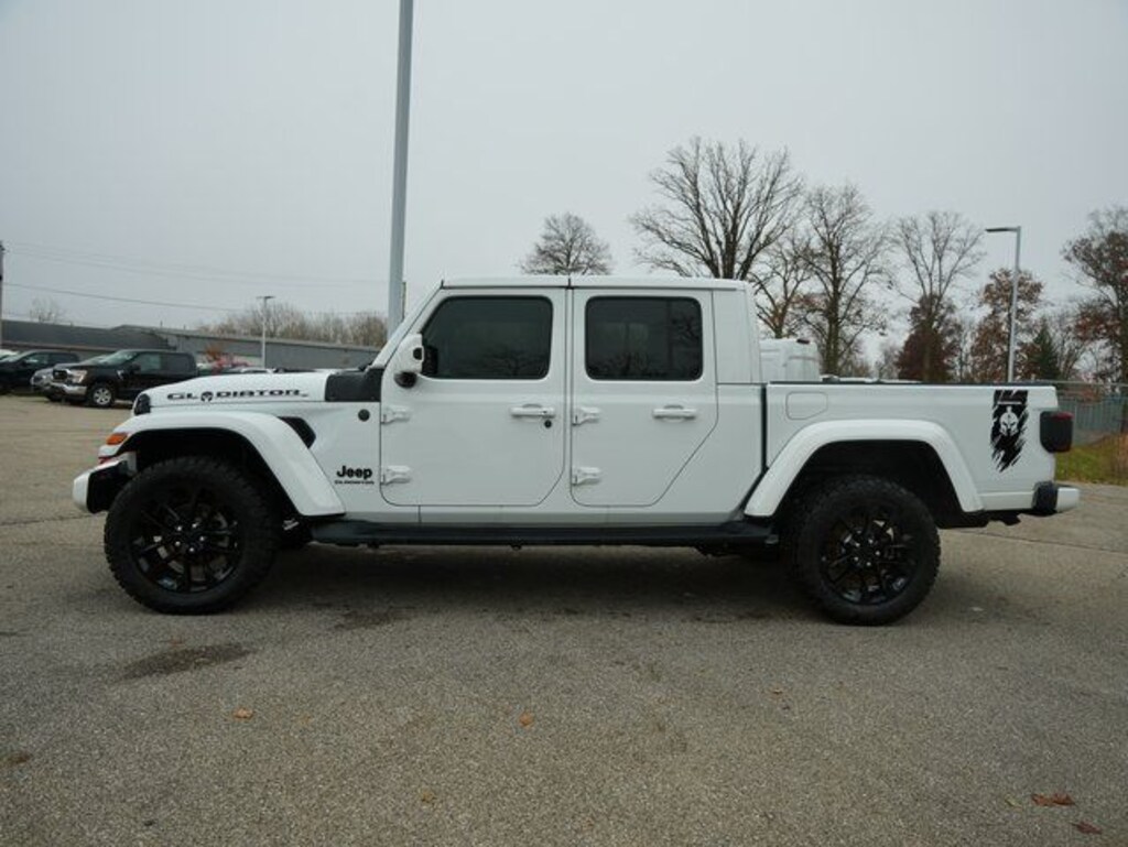 Used 2021 Jeep Gladiator Overland Truck