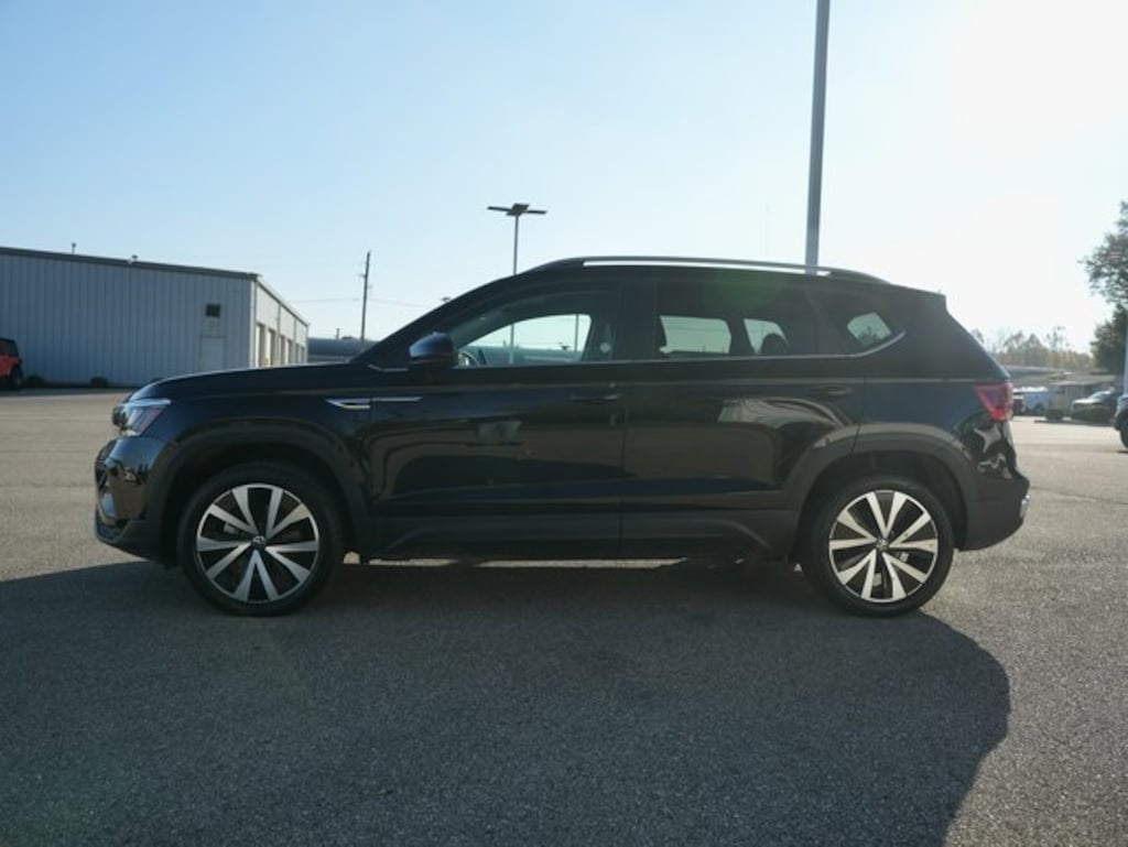 Used 2024 Volkswagen Taos 1.5T SE SUV