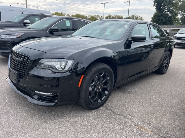 Used 2022 Chrysler 300 Touring L with VIN 2C3CCASG8NH127736 for sale in Indianapolis, IN