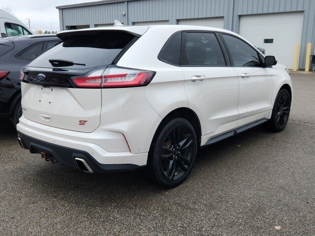 2019 Ford Edge ST photo 4