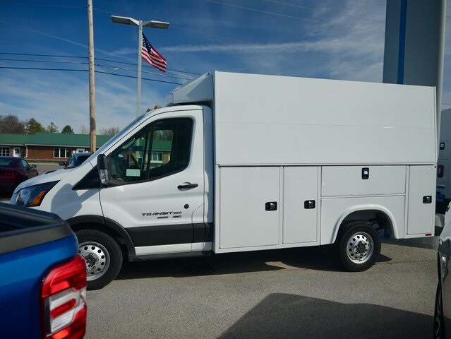 2024 Ford Transit photo 3