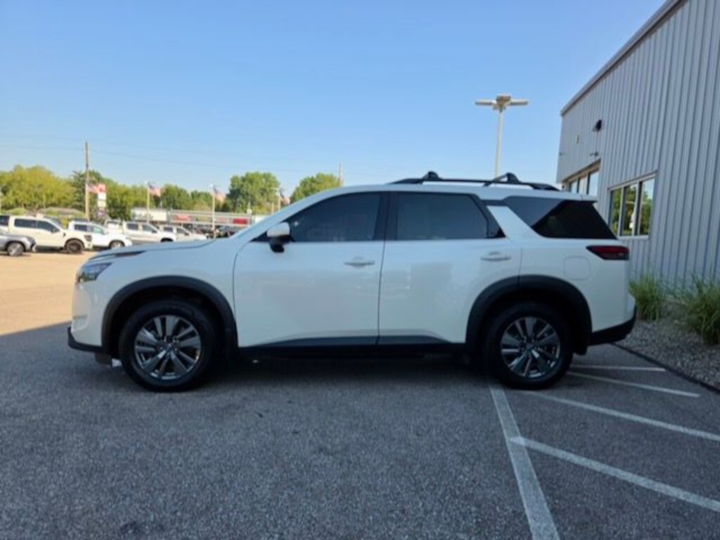 Used 2023 Nissan Pathfinder SV SUV