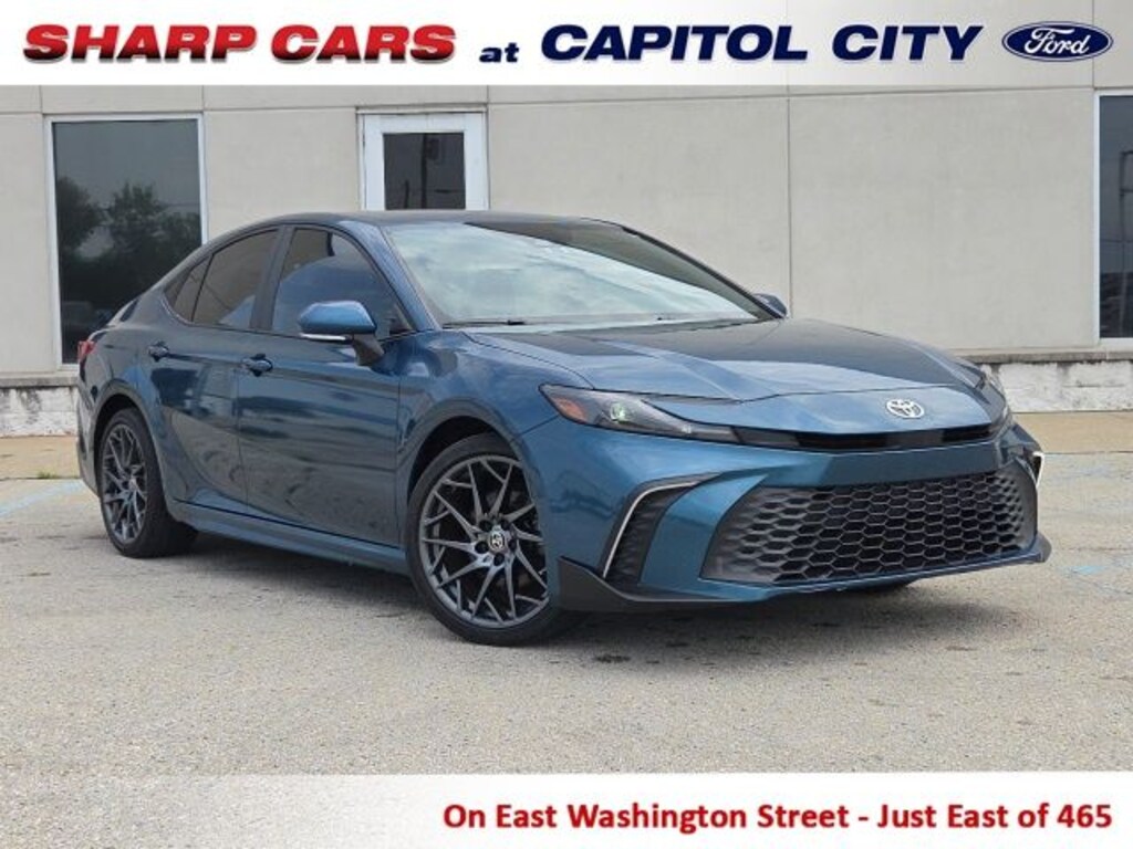 Used 2025 Toyota Camry SE Sedan