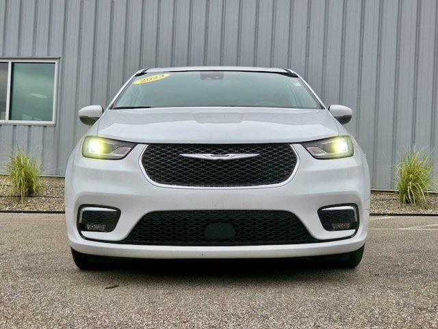 Used 2023 Chrysler Pacifica Touring L Minivan/Van