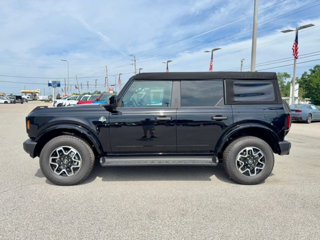 New 2026 Ford Bronco Outer Banks SUV