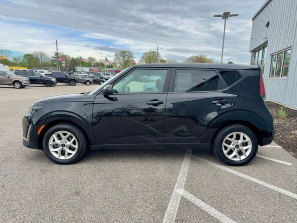 Used 2023 Kia Soul LX Hatchback