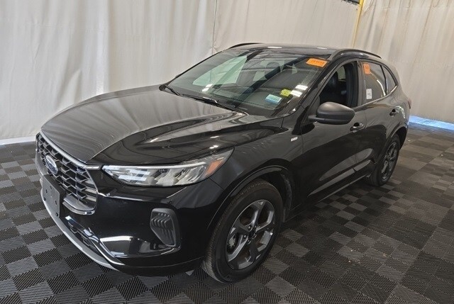 2024 Ford Escape ST-Line photo 2