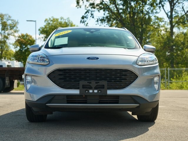 2022 Ford Escape Titanium photo 2