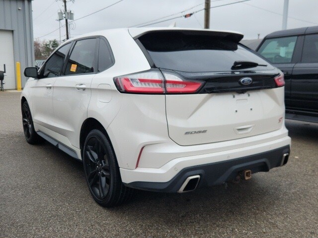 2019 Ford Edge ST photo 3
