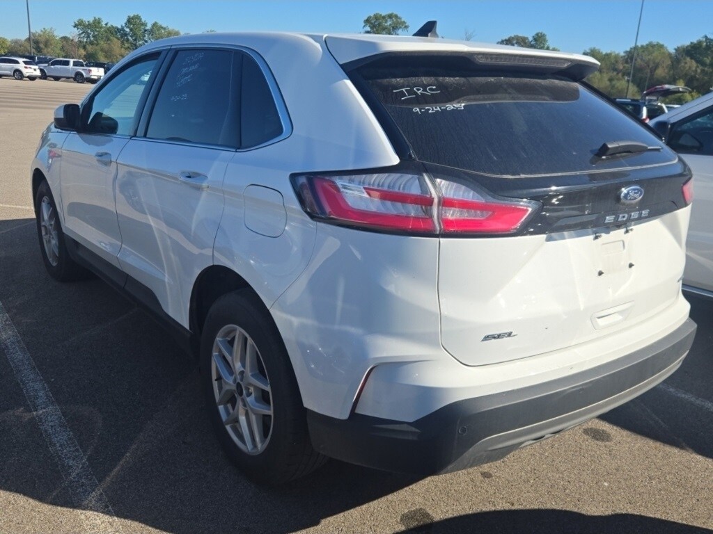 2024 Ford Edge SEL photo 2