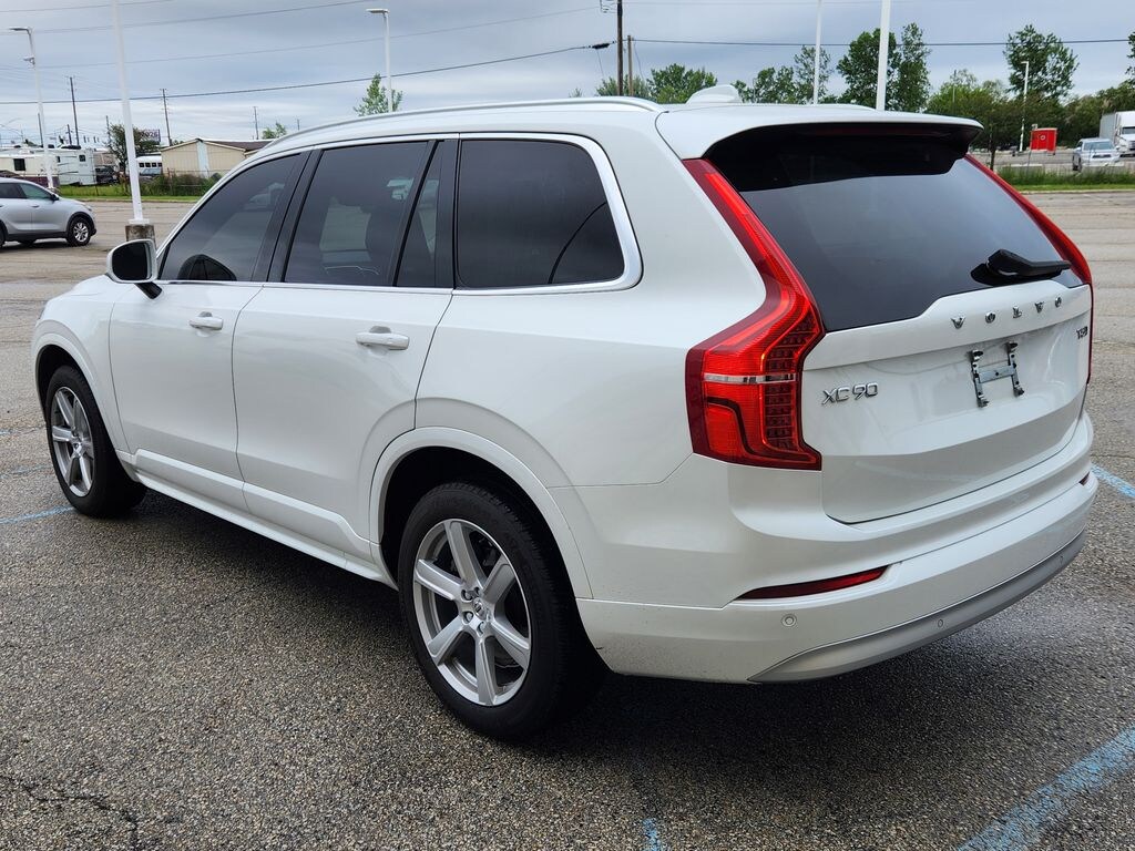 Used 2022 Volvo XC90 T5 Momentum SUV