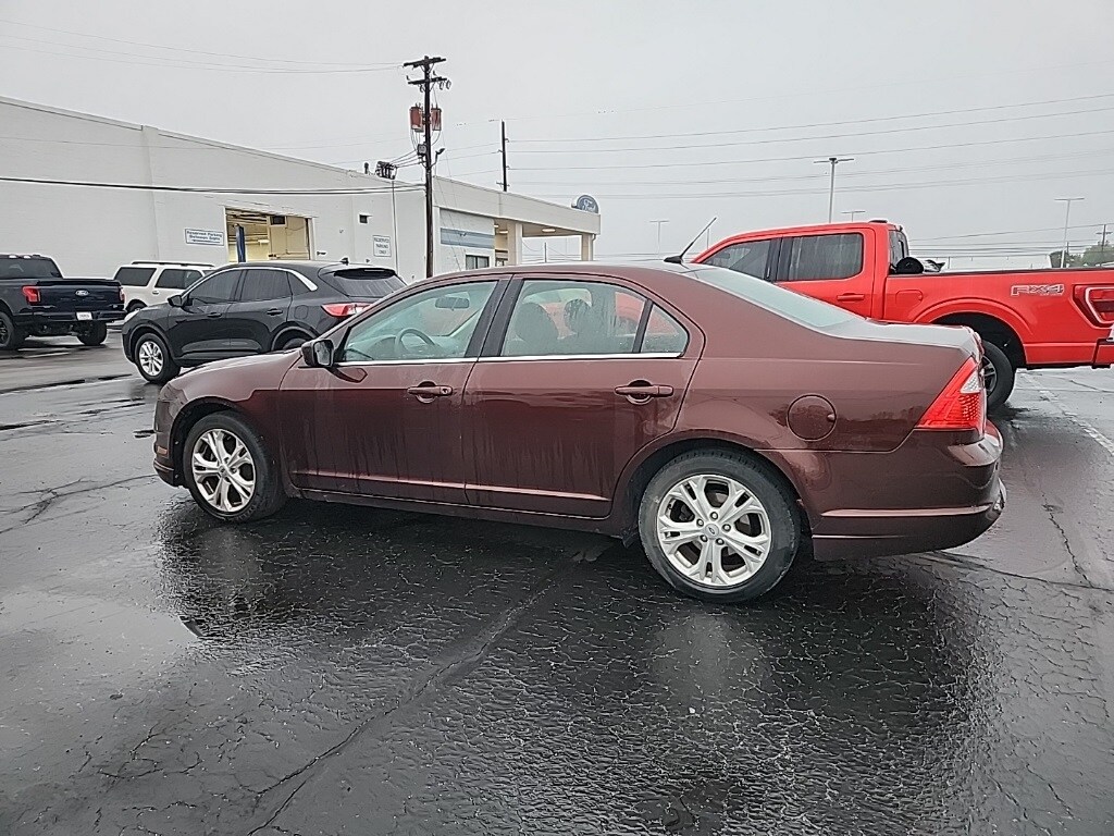 2012 Ford Fusion SE photo 2