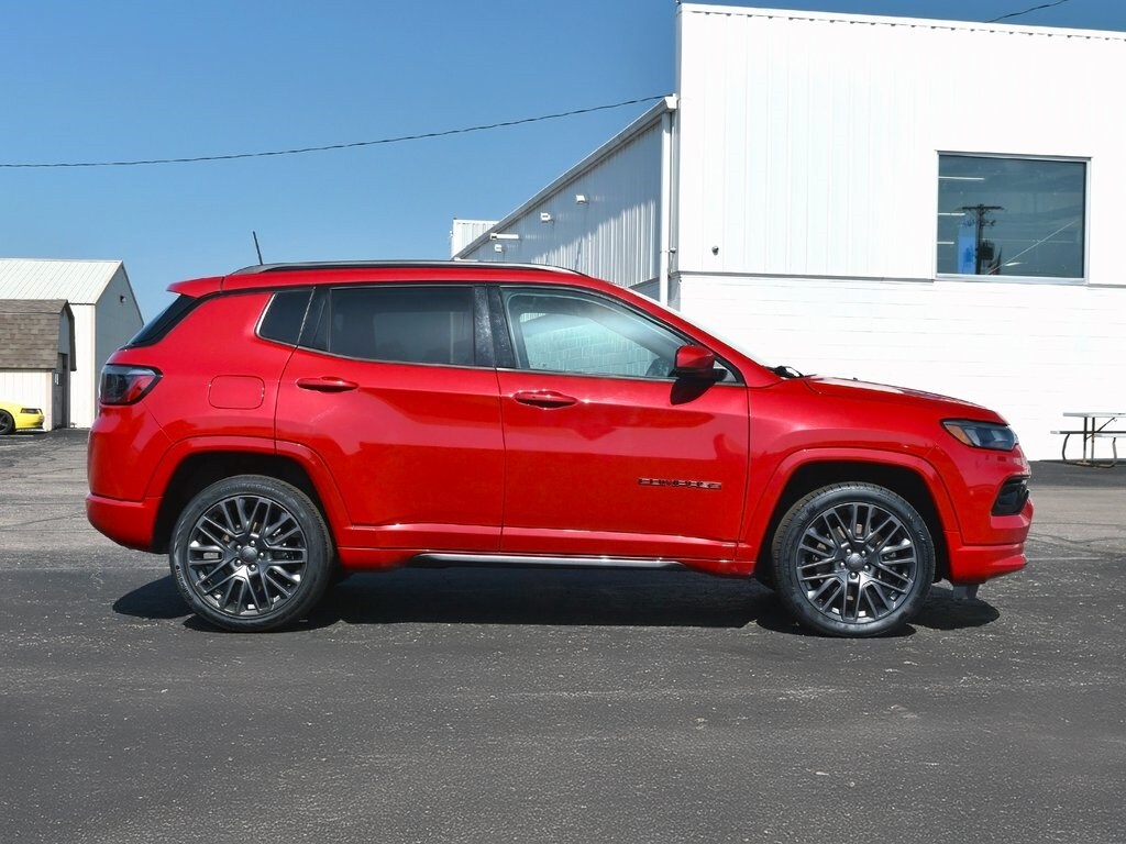 2023 Jeep Compass Limited photo 2
