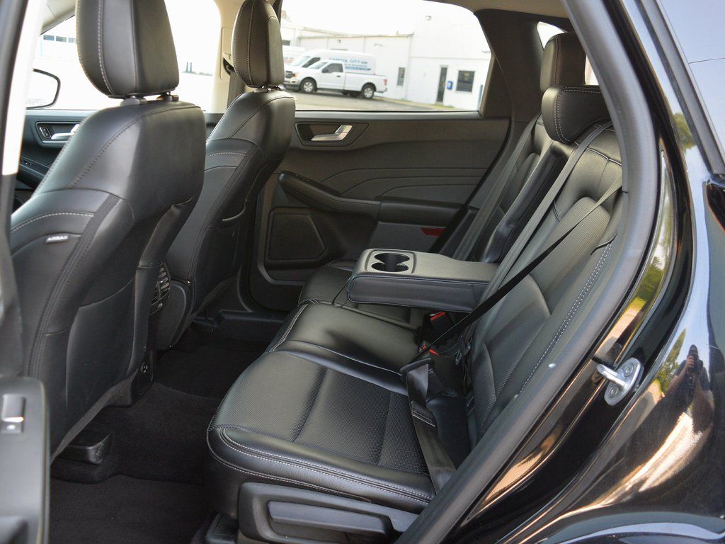 2022 Ford Escape Titanium - Photo 28