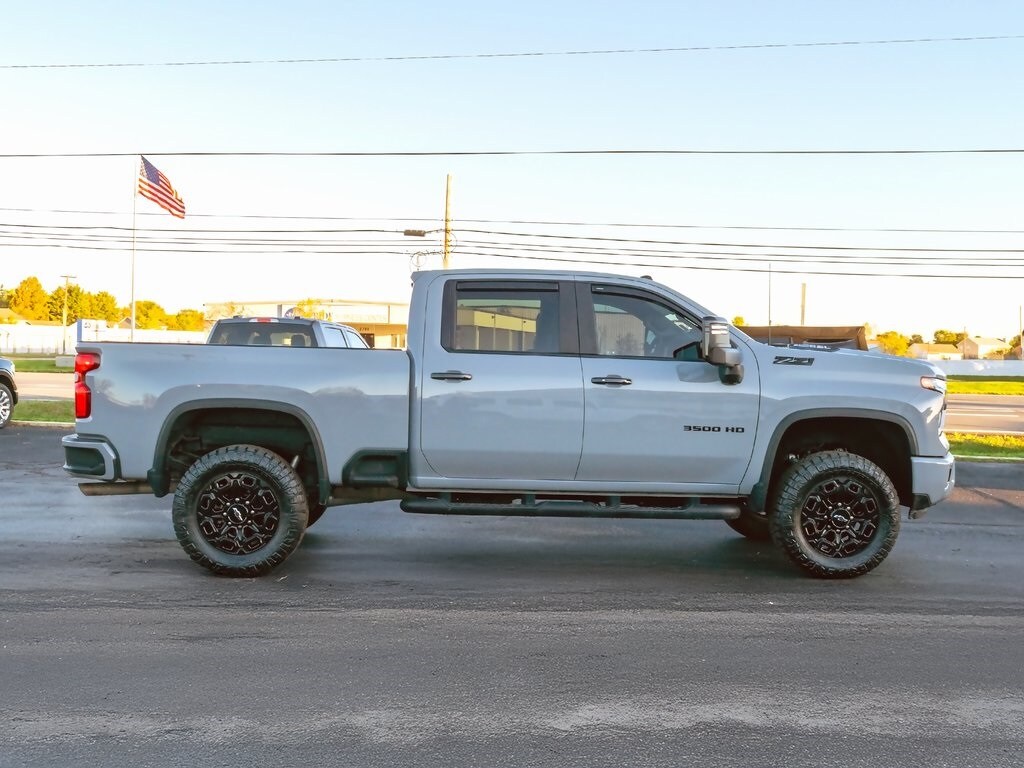 2024 Chevrolet Silverado 3500HD LT Z71 Sport photo 2