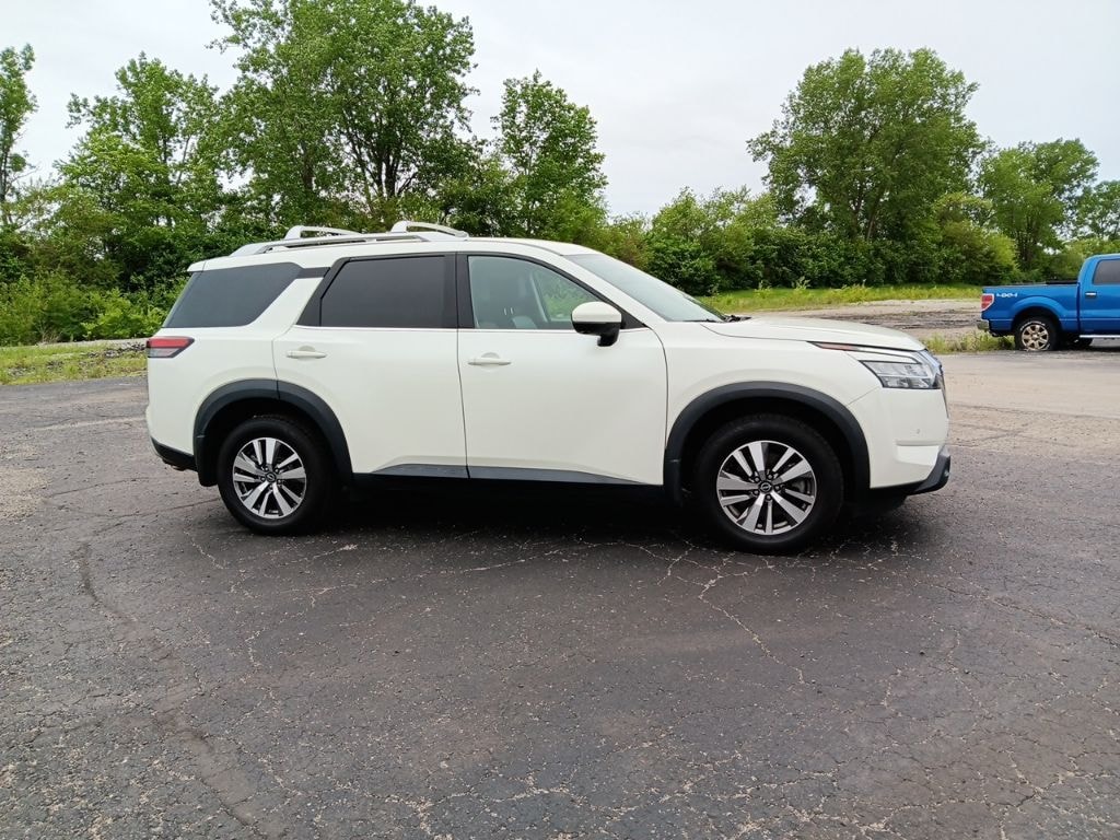 Used 2023 Nissan Pathfinder SL SUV