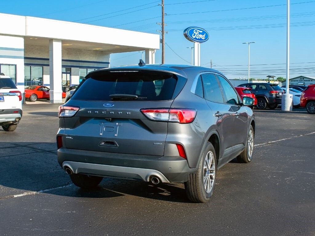 2022 Ford Escape Hybrid SEL photo 2