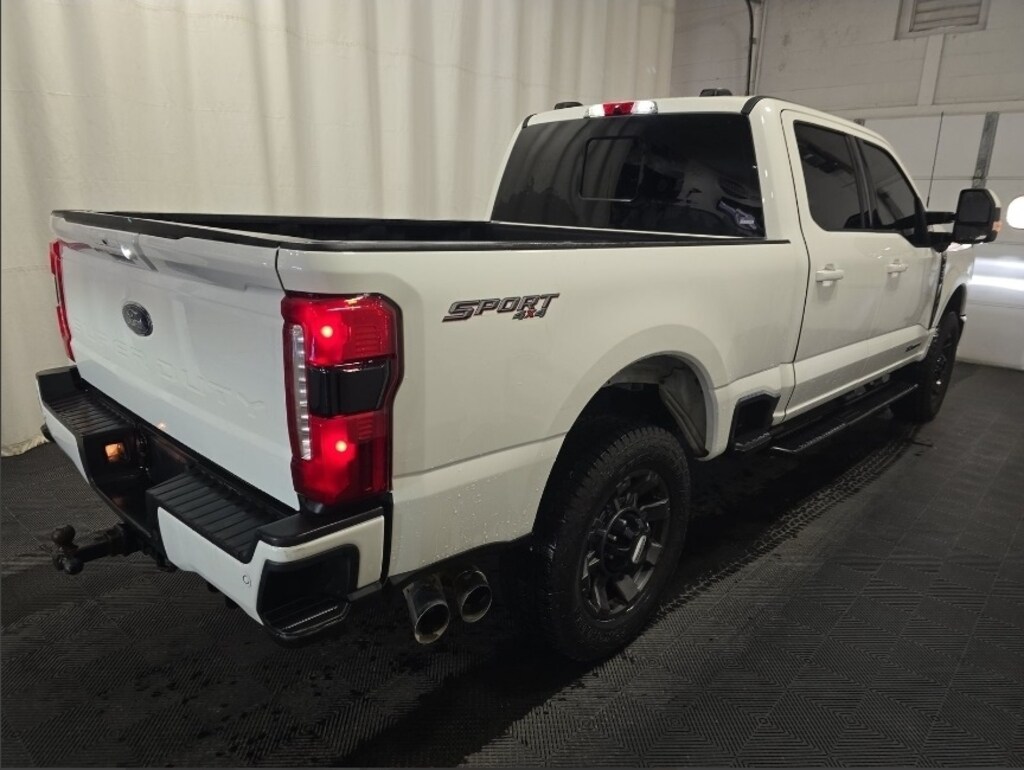 Used 2023 Ford F-250SD Lariat Truck