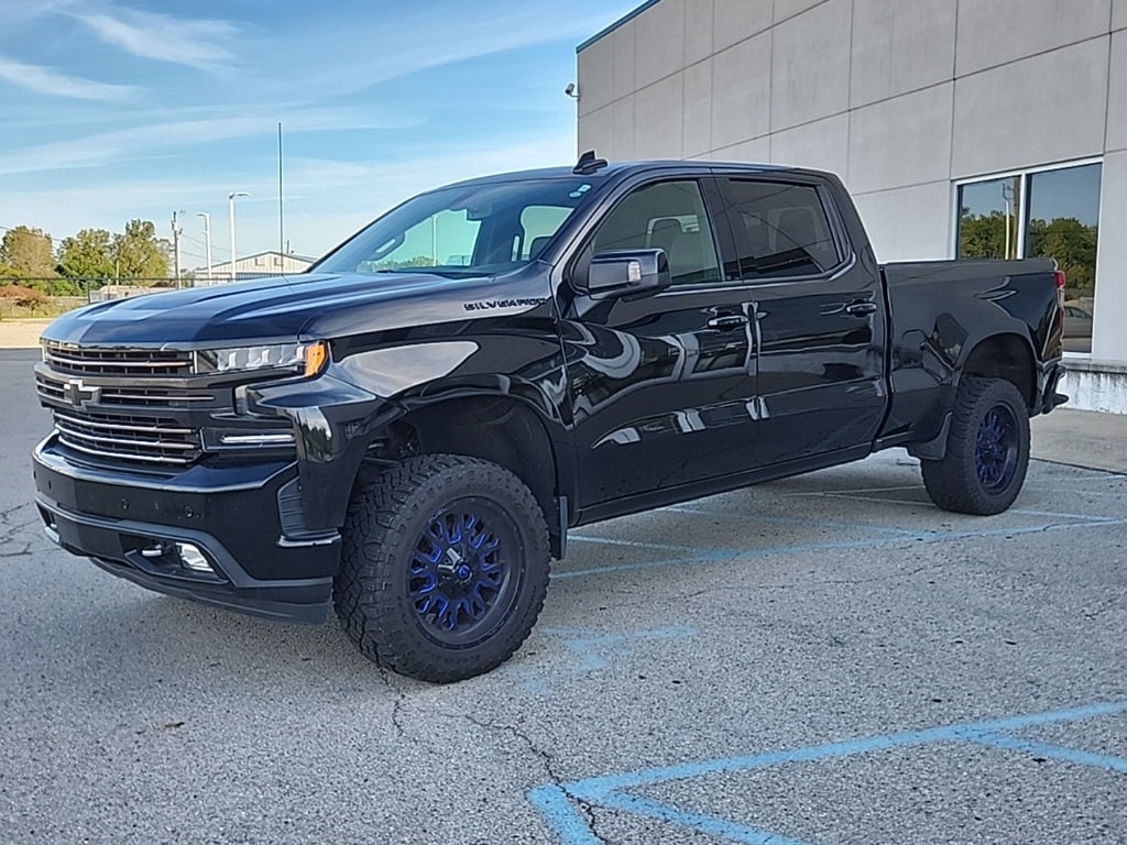 Used 2019 Chevrolet Silverado 1500 High Country with VIN 1GCUYHEL0KZ369564 for sale in Indianapolis, IN