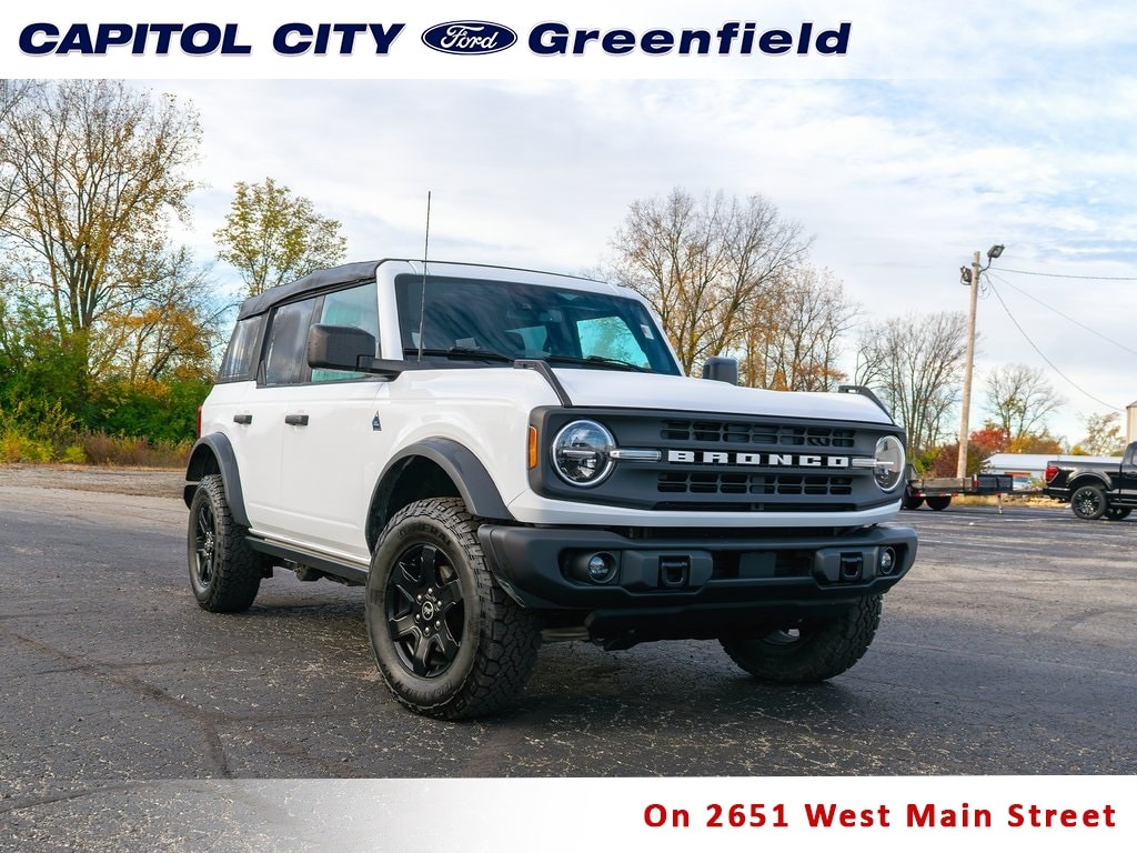 2022 Ford Bronco 4-Door Black Diamond's photo