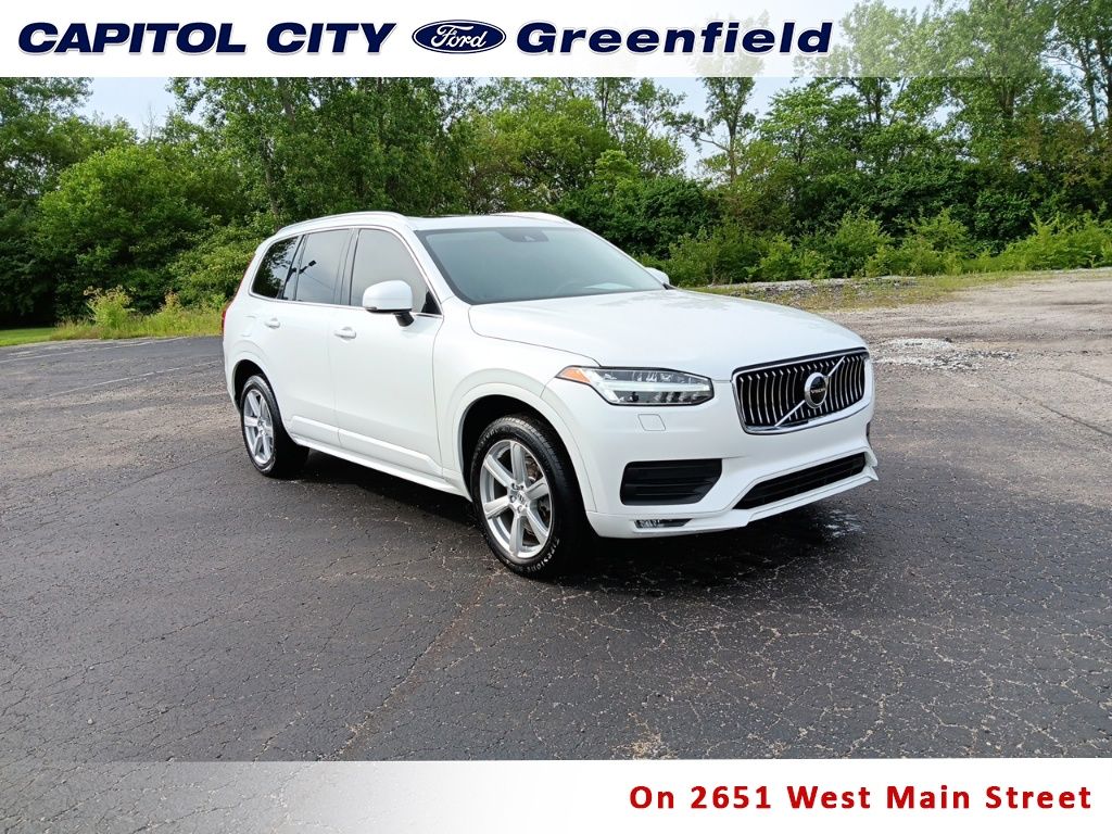 2022 Volvo XC90 T5 Momentum AWD's photo