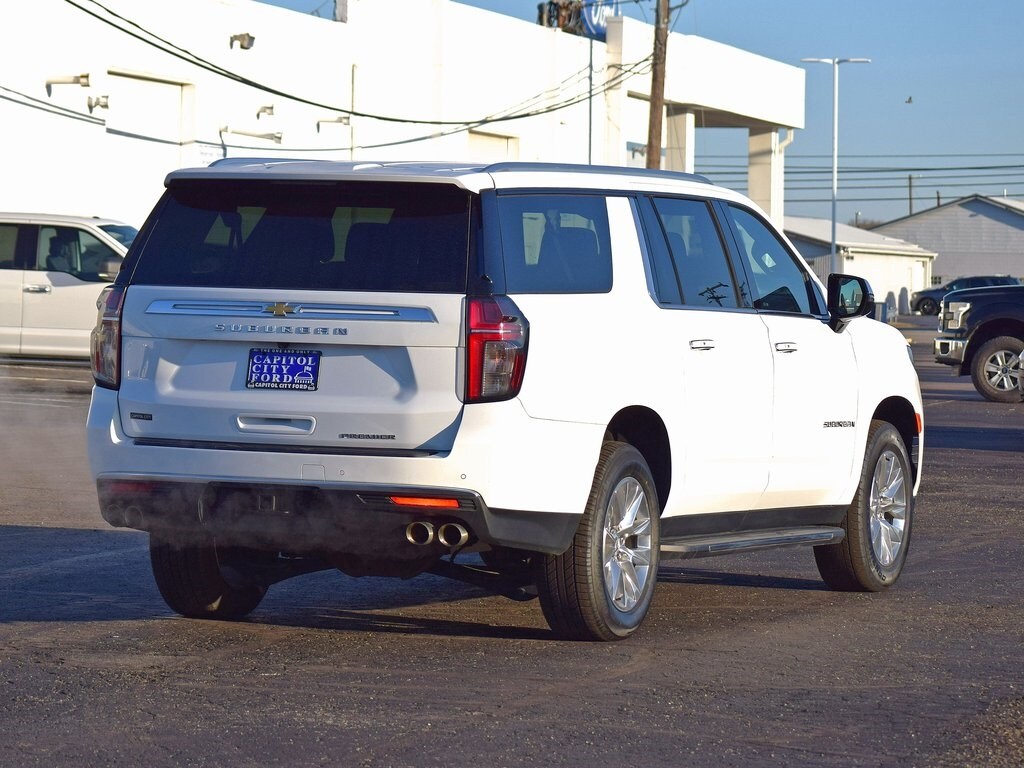 2023 Chevrolet Suburban Premier photo 3