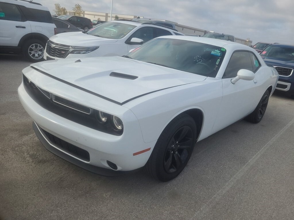 2023 Dodge Challenger SXT photo 4