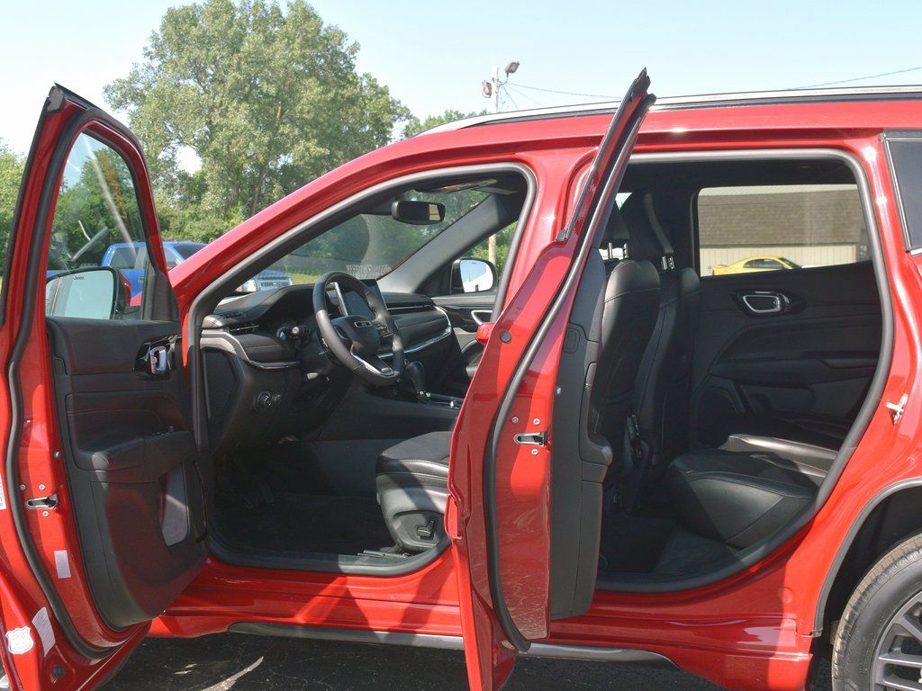 2023 Jeep Compass (RED) Edition - Photo 7