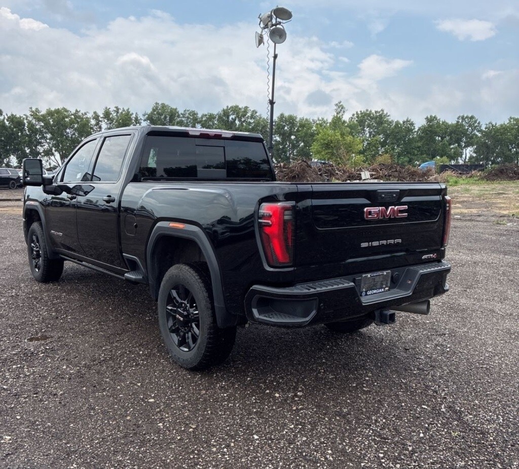 2024 Gmc Sierra HD AT4 photo 3