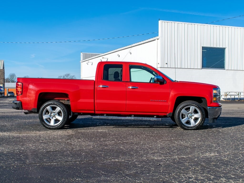 2015 Chevrolet Silverado Work Truck Base photo 2