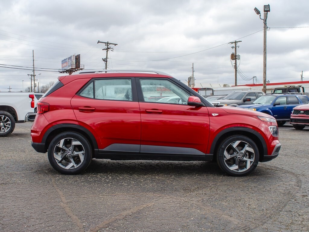 Used 2021 Hyundai Venue SEL SUV