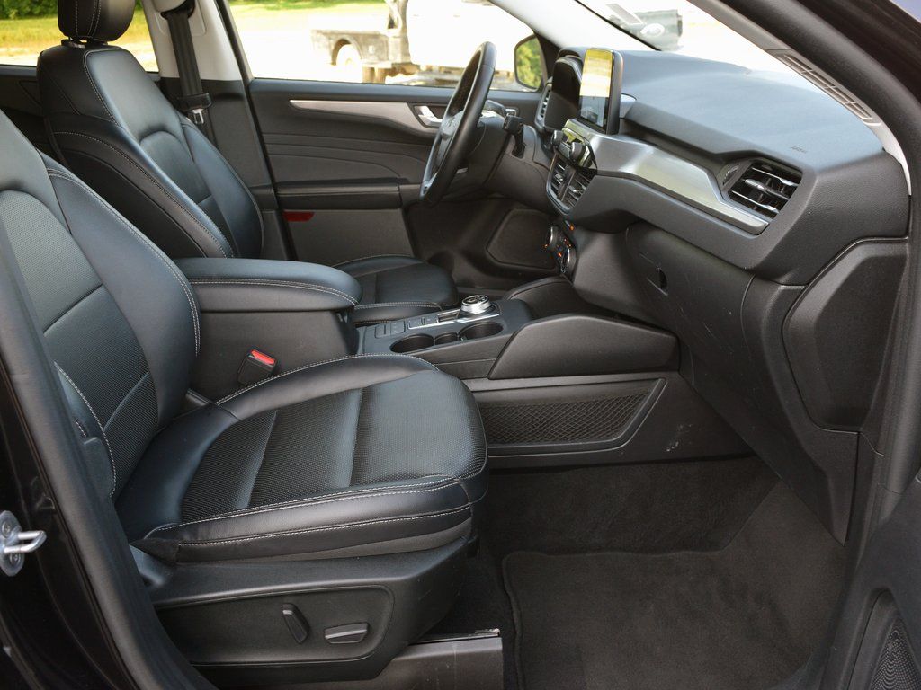 2022 Ford Escape Titanium - Photo 32