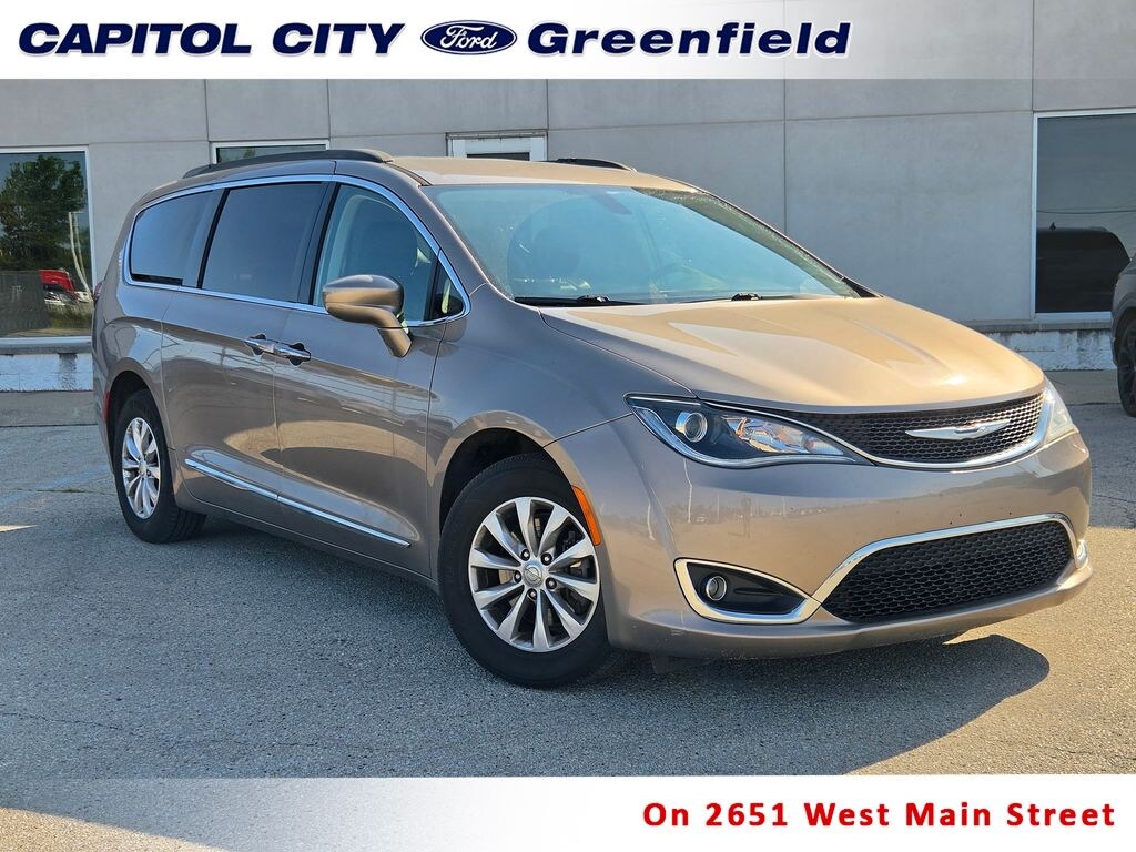 Used 2017 Chrysler Pacifica Touring L Minivan/Van