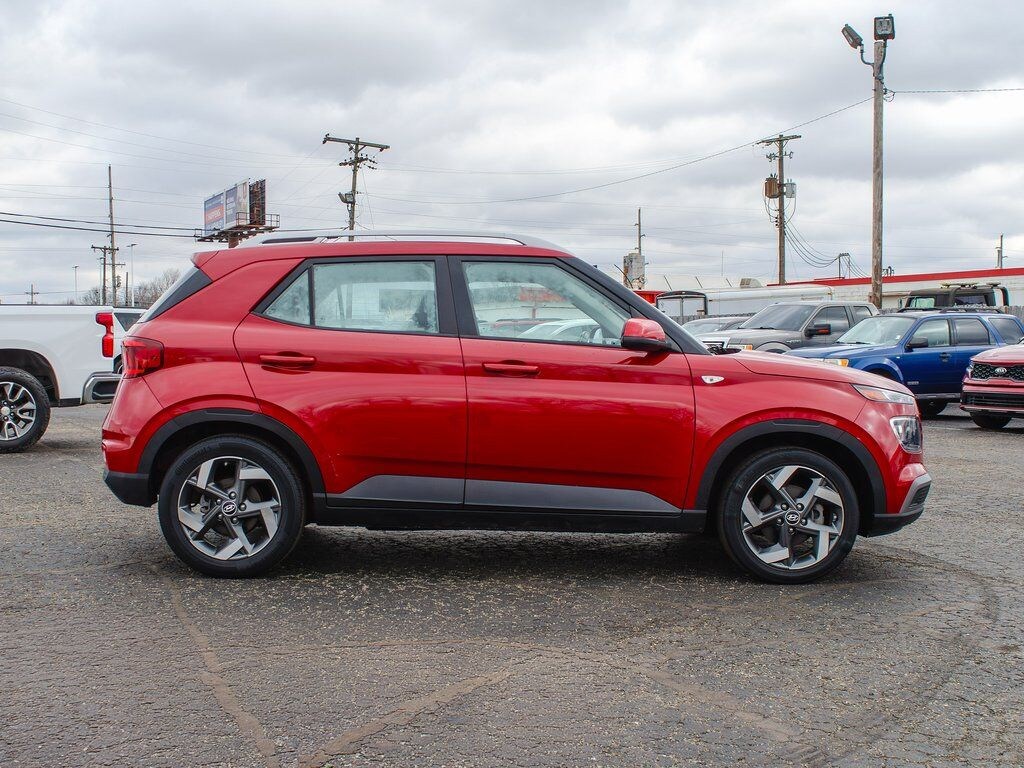 Used 2021 Hyundai Venue SEL SUV