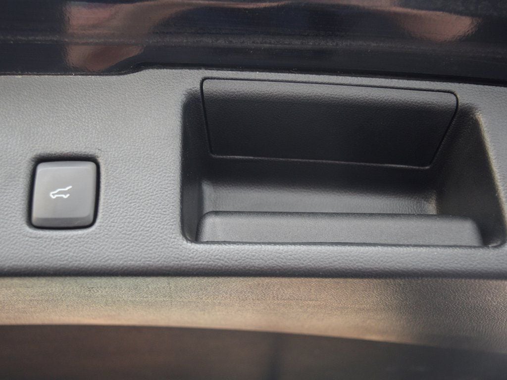 2022 Ford Escape Titanium - Photo 9