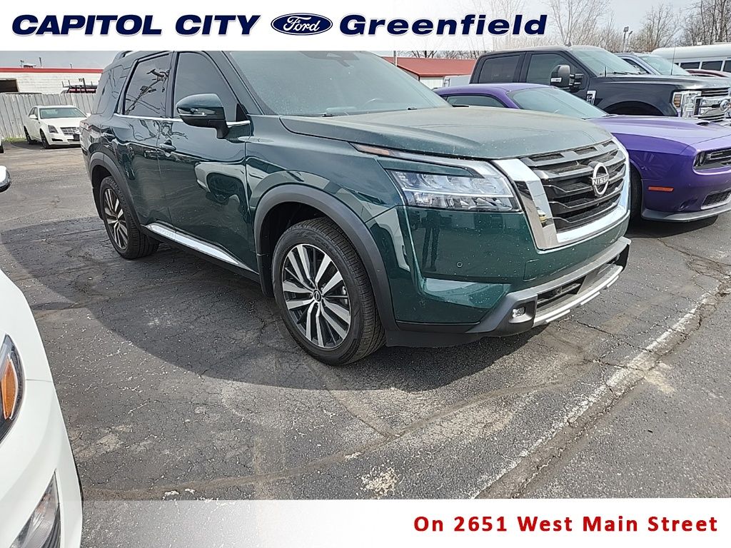 2022 Nissan Pathfinder Platinum