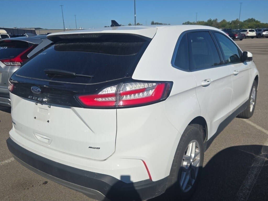 2024 Ford Edge SEL photo 3