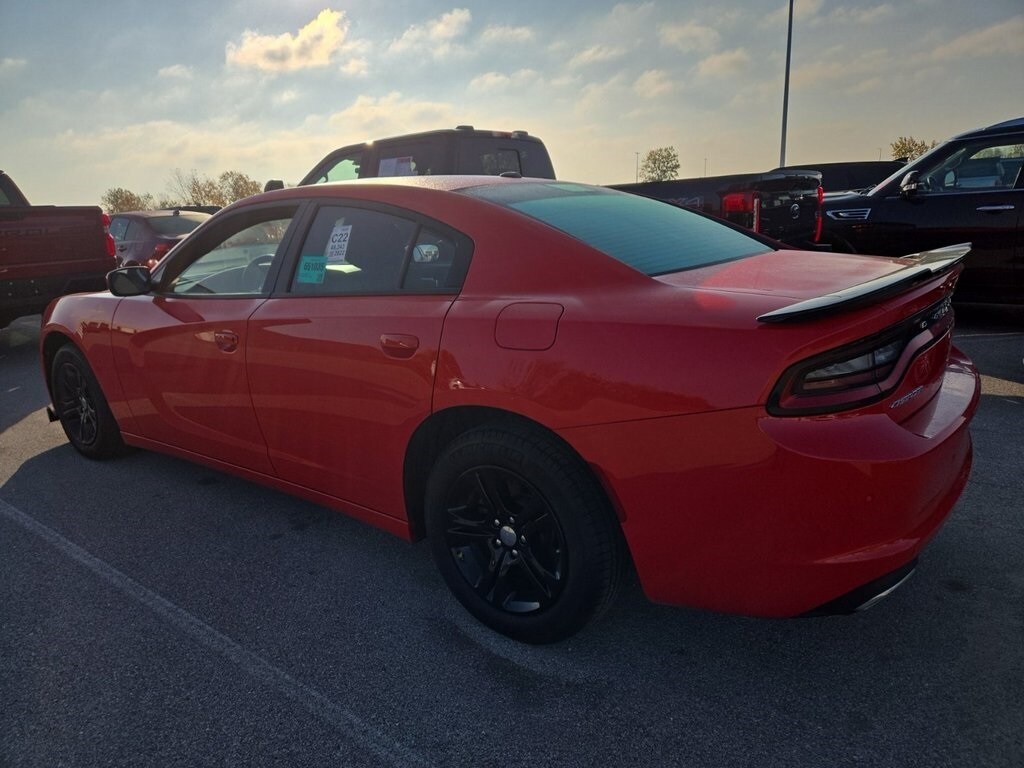 2022 Dodge Charger SXT photo 2