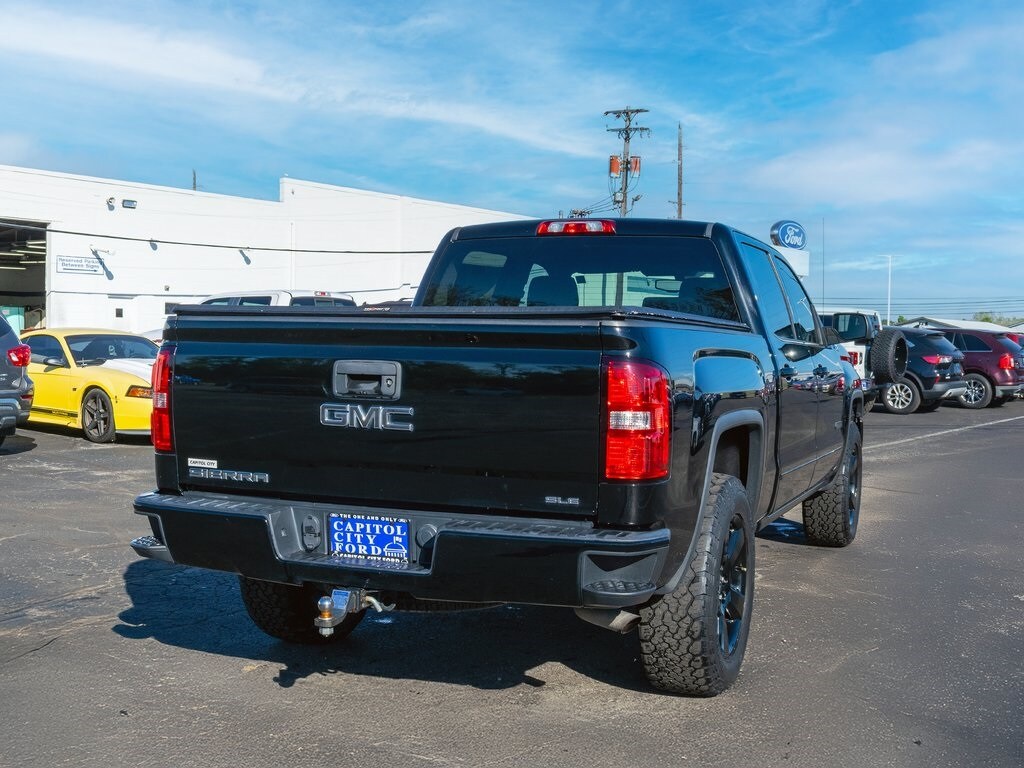 2017 Gmc Sierra 1500 SLE photo 3