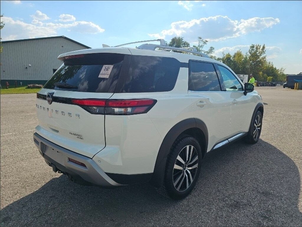 Used 2024 Nissan Pathfinder Platinum SUV