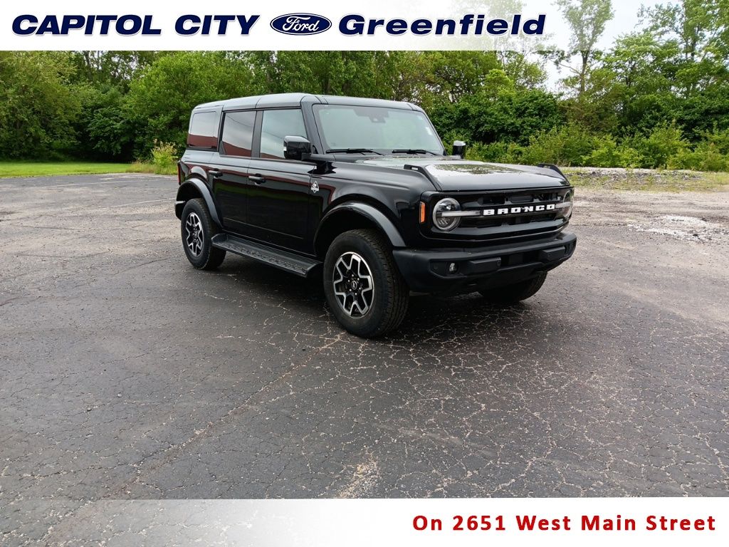 2025 Ford Bronco Outer Banks 4WD 4-door's photo