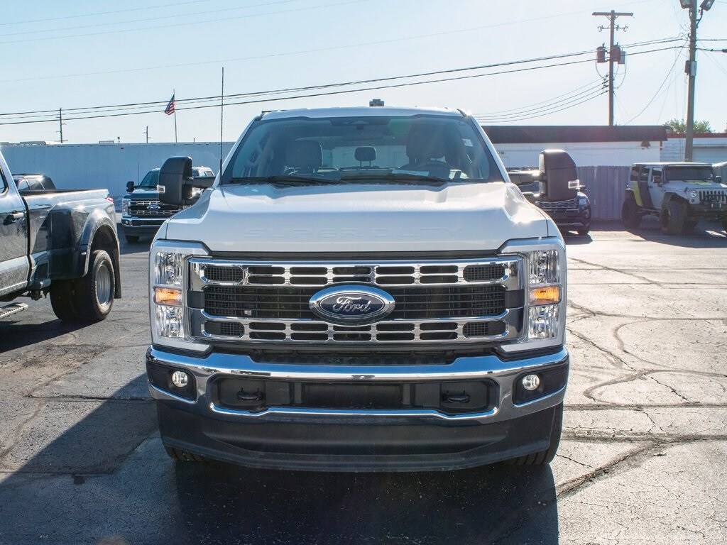 2024 Ford F-250 photo 2