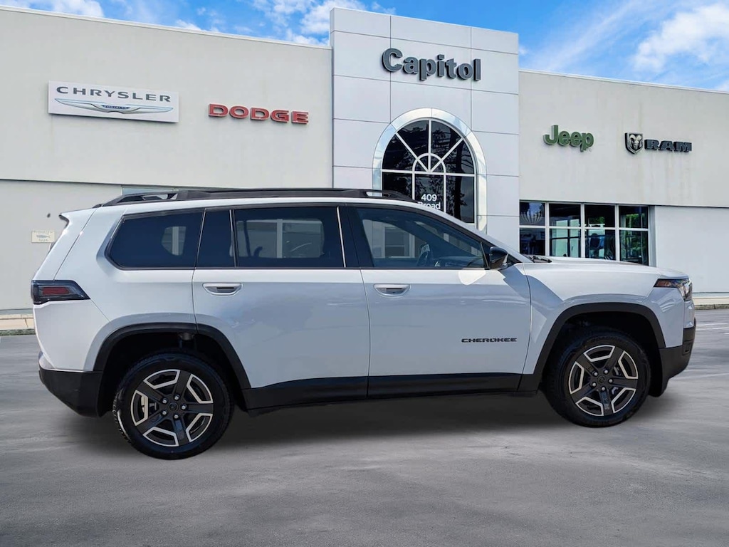 New 2026 Jeep Cherokee Laredo Sport Utility