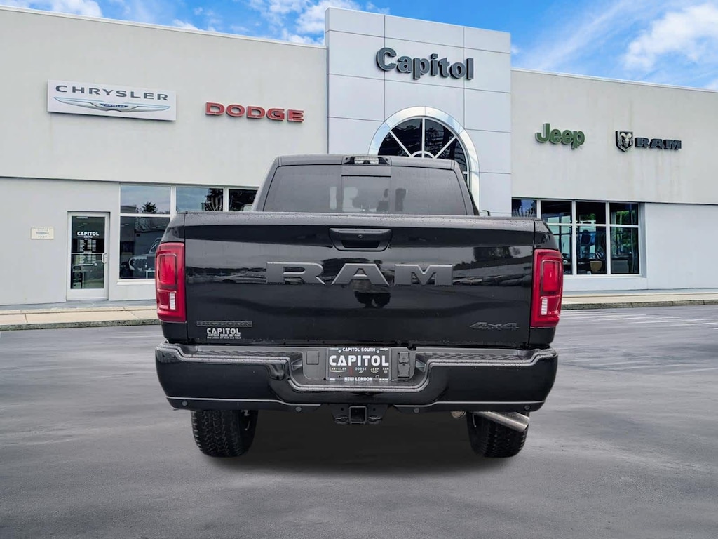 New 2026 Ram 3500 BIG HORN CREW CAB 4X4 6'4 BOX Pickup