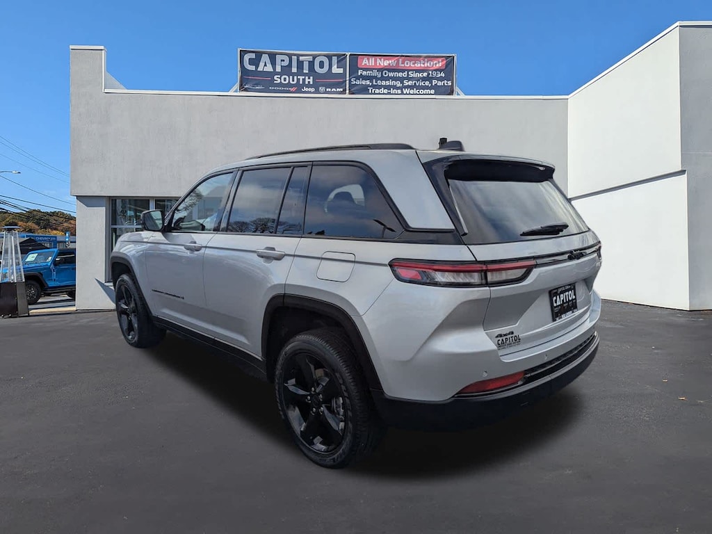 New 2025 Jeep Grand Cherokee Altitude Sport Utility