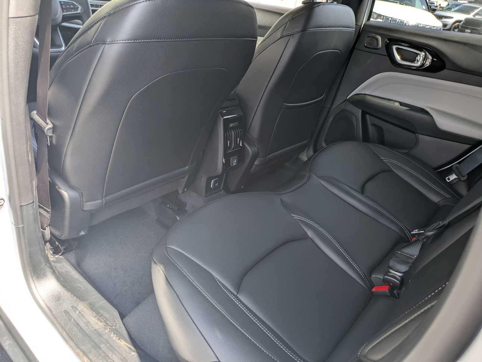 2025 Jeep Compass Limited - Photo 33